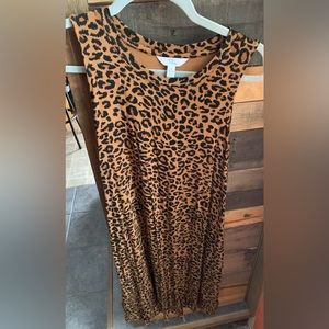 Women’s sleeveless dress.